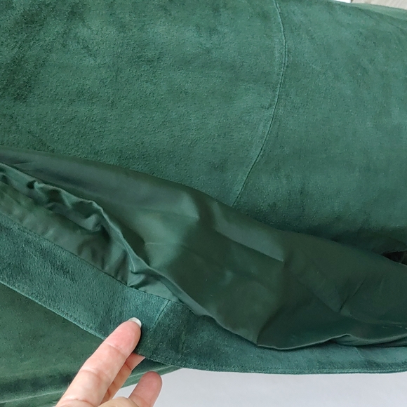 Ladies Hillary Paige suede skirt, hunter green, back zip, front split, sz 10 - Picture 7 of 8